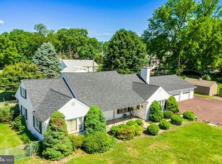 215 Yocum Rd, Oaks, PA 19456