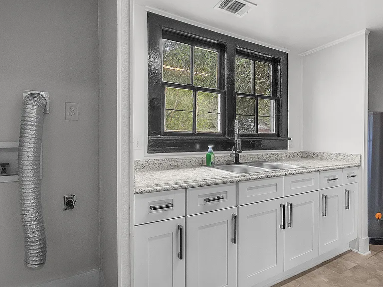 2221 Harden St — Photo 29