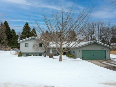 10017 E Lakeview Hills Rd, Traverse City, MI, 49684