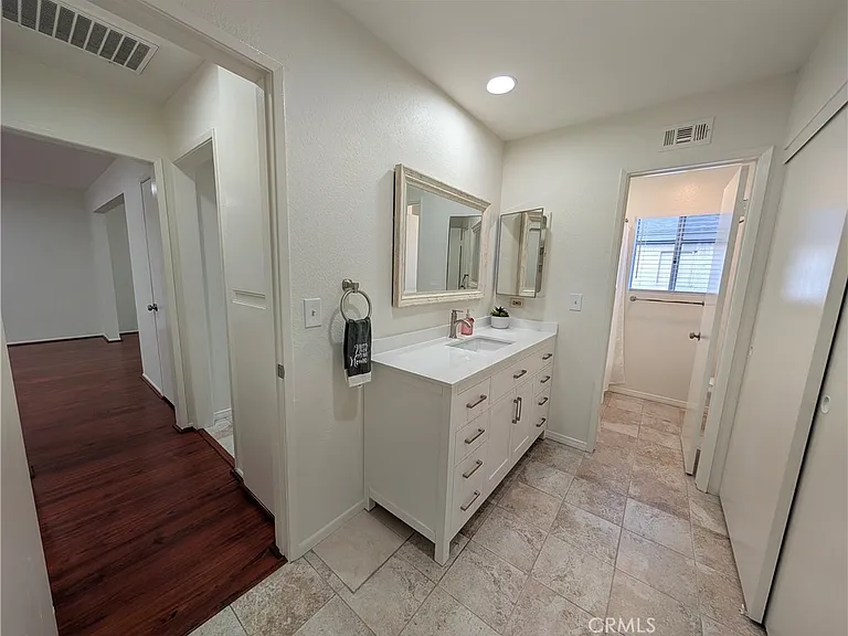 845 W Olive Ave #B — Photo 27