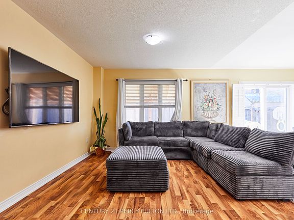 4th image of 14 Draycott Ave