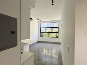 2420-2422 3rd St
