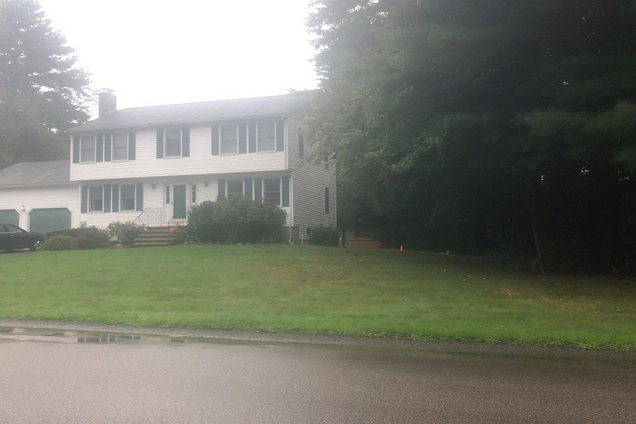 2nd image of 5 Pheasant Run Rd