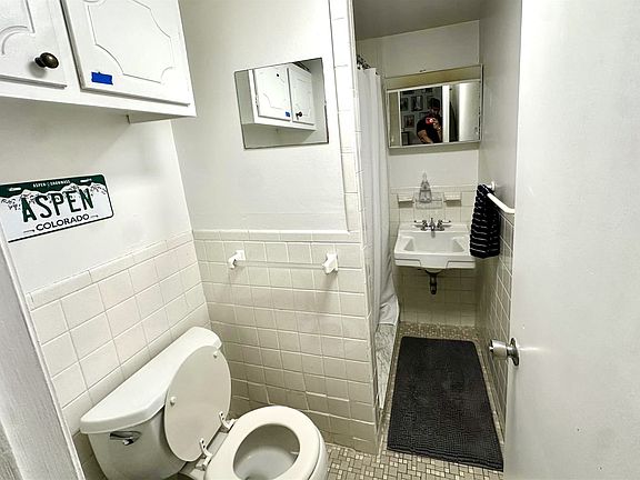 5th image of 285 Harvard St