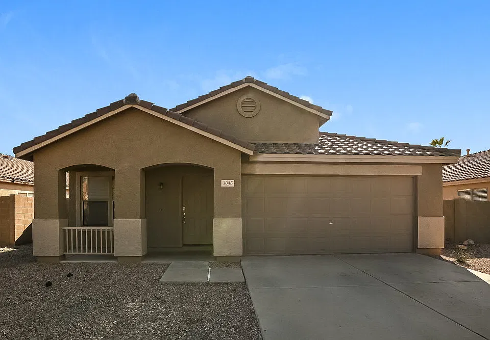 3045 W Desert Vista Trl