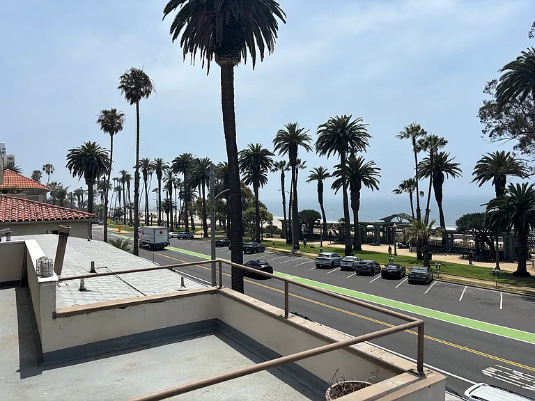 915 Ocean Ave #302 — Photo 3