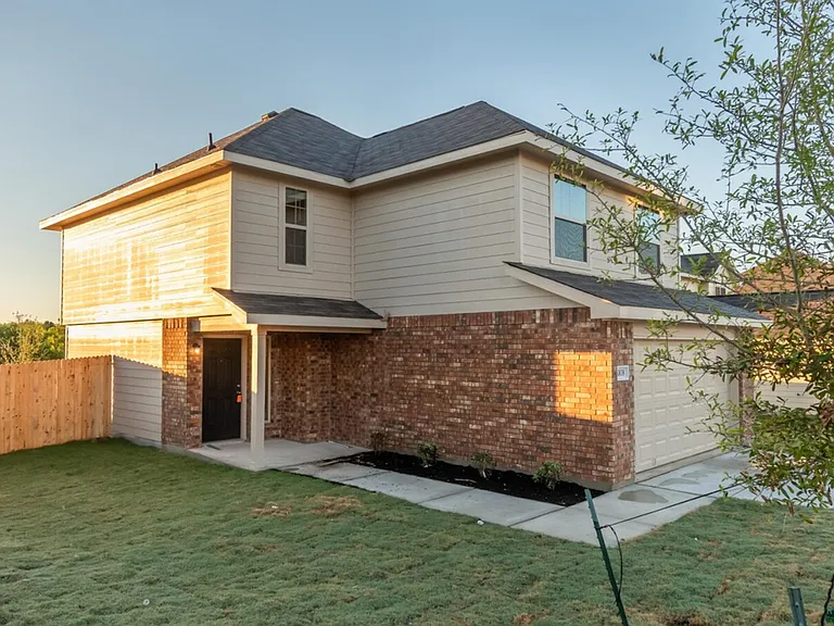 4818 War Horse Dr — Photo 3