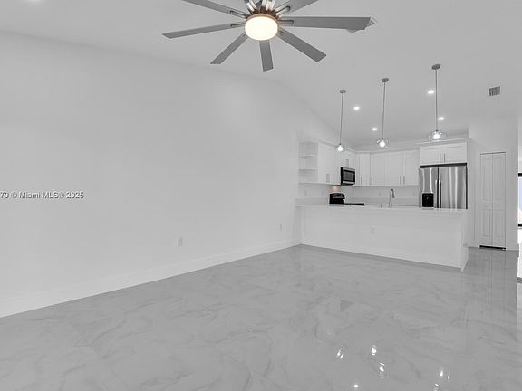 4th image of 713 Hightower Ave S