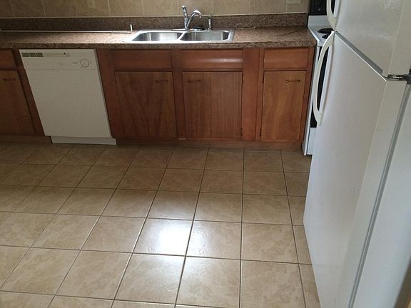 3rd image of 1568 Main St APT 1