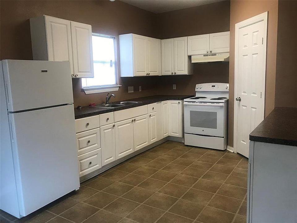 1st image of 3118 Barberry Dr Unit A