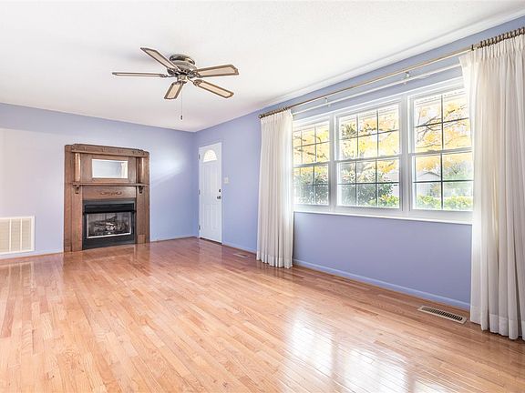 5th image of 4788 Marlie Cir NW