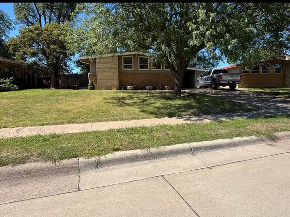 2107 Canal Blvd, Hays, KS 67601