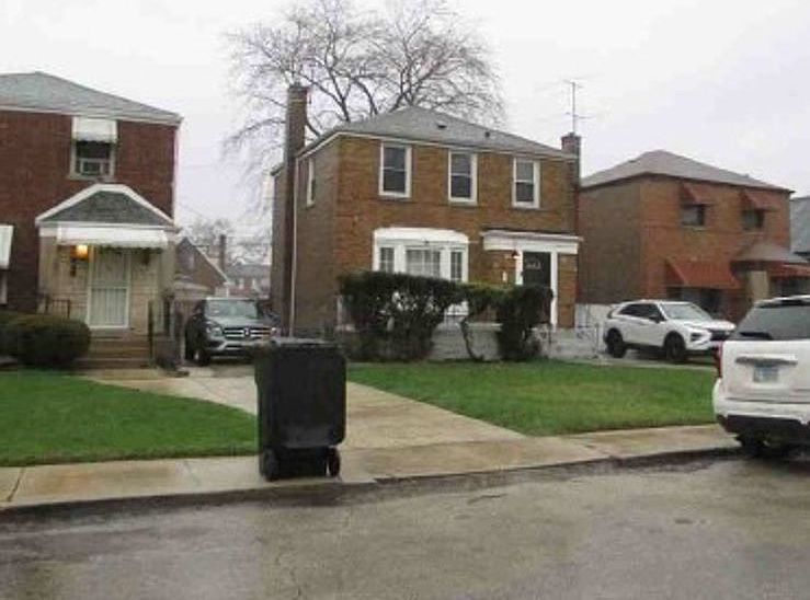 2nd image of 7732 S Hoyne Ave