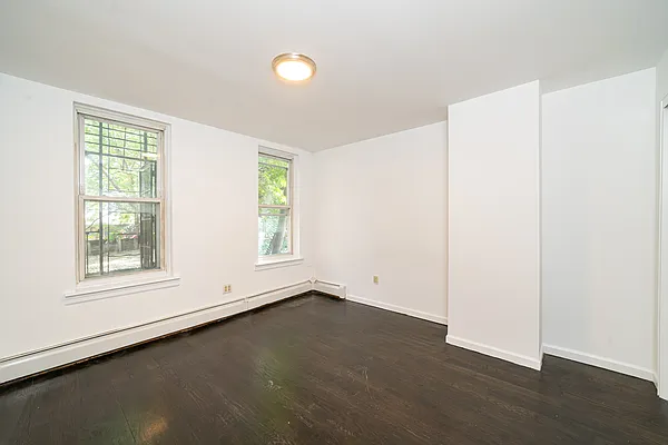 Rented by Worth Property Group | media 35