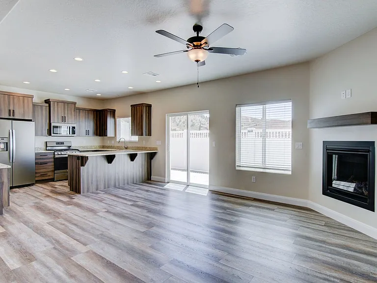668 E Fiddlers Canyon Rd #37 — Photo 6