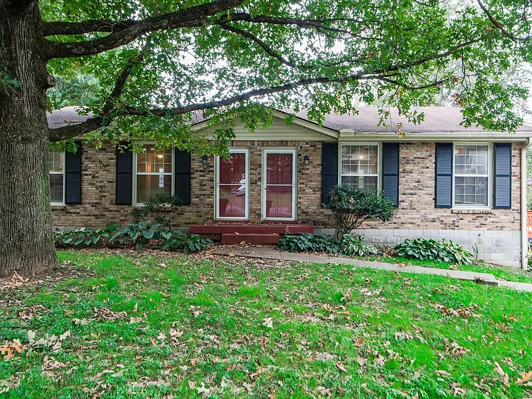 845A Oakwood Terrace Dr — Photo 2