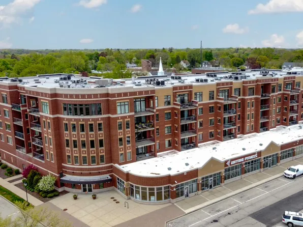 225 Main St APT 408, Roselle, IL 60172