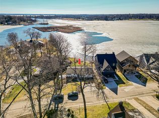 2918 Woodbine Dr, Waterford, MI 48328