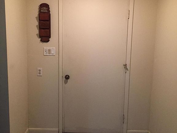 3rd image of 4044 Fairbanks Dr