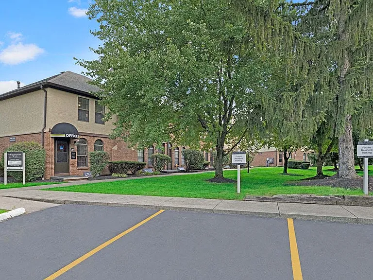 McNaughten Woods Townhomes — Photo 29