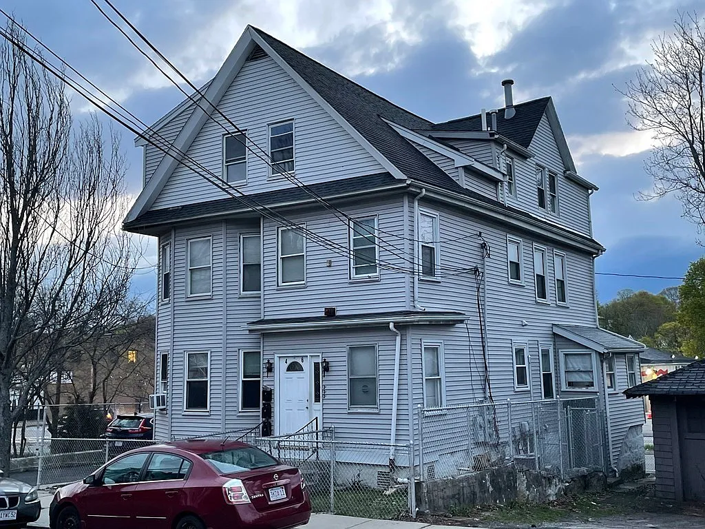 Building Photo - 6 Beacon St #3