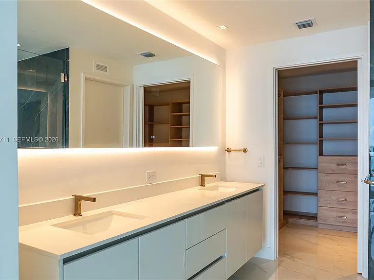 700 NE 24th St #3603 — Photo 27