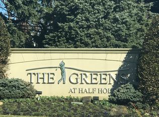 707 Balfour Pl, Melville, NY 11747