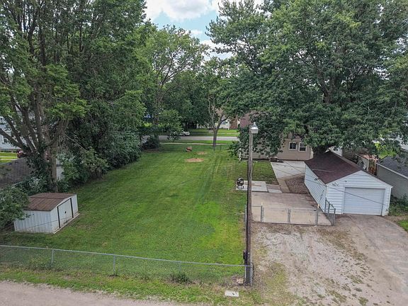 3rd image of 314 Leonard Ave