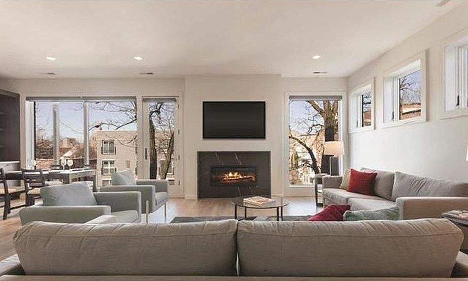 1st image of 1745 N Hoyne Ave #1W