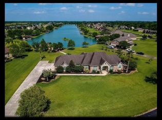 422 Lago Circle Dr N, Santa Fe, TX 77517