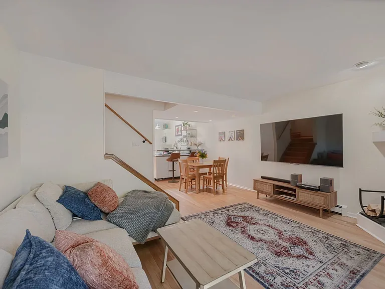 3015 Edison Ct — Photo 9