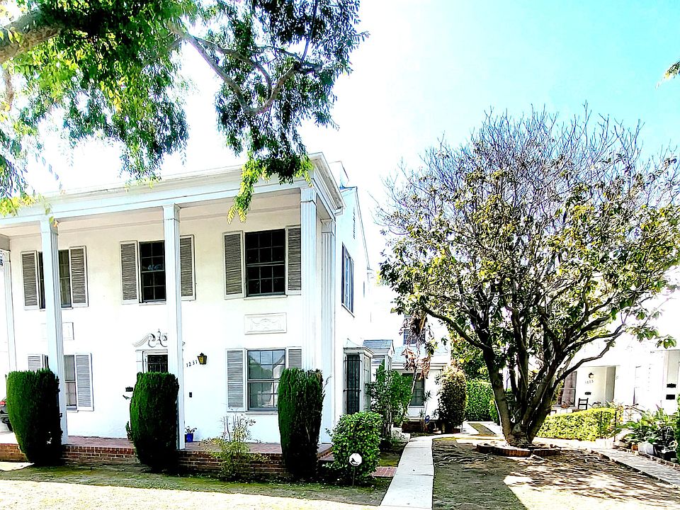 Beautiful historic 4 unit building