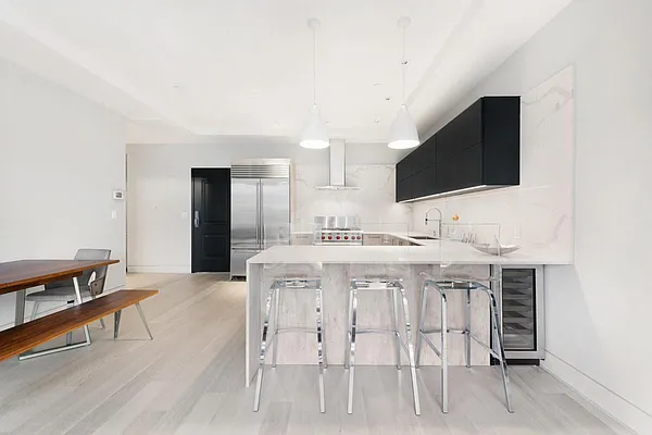 Sold by Space Marketing Shop | media 37