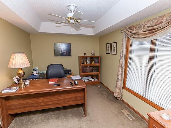4th image of 15731 Parkwood Ln