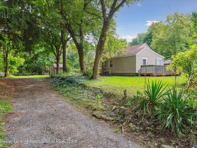 6743 Richard Rd, Lansing, MI, 48911