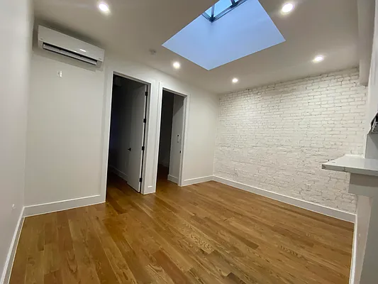 Rented by Suzuki Capital LLC | media 28