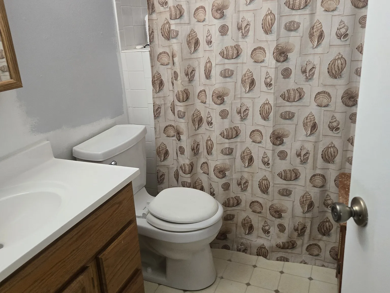 208 North Roosevelt Avenue - 2 — Photo 2