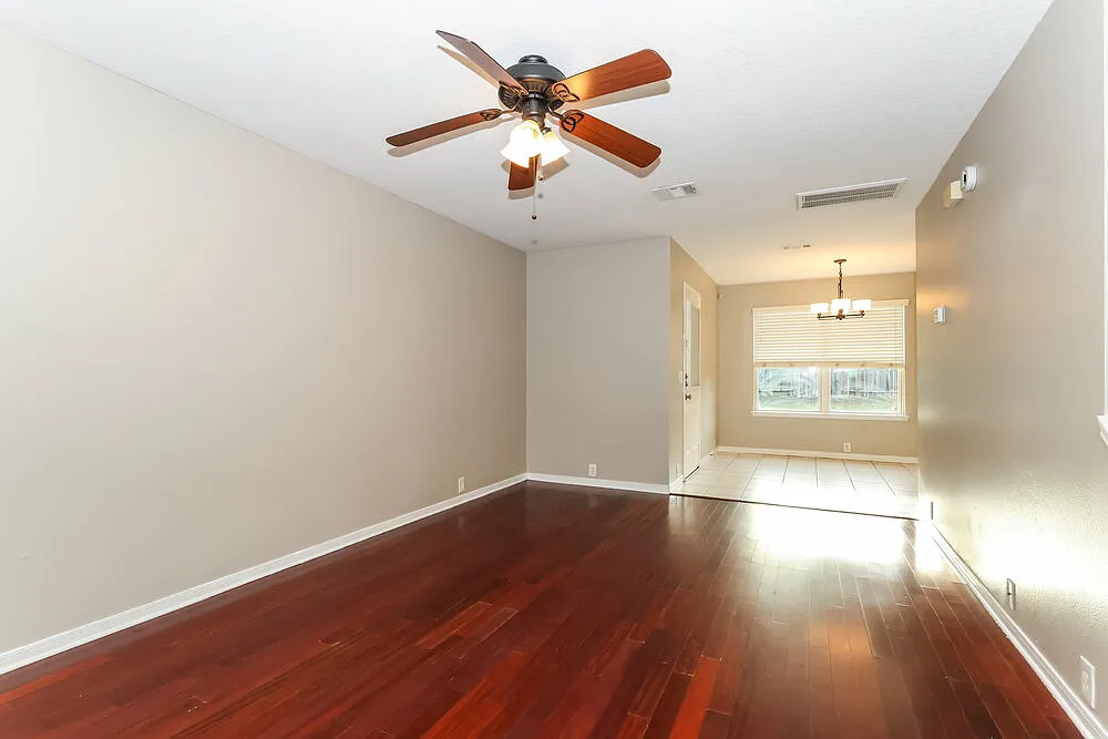 3 bed, 2.5 bath, 1772 sqft, $1,805 — Photo 4