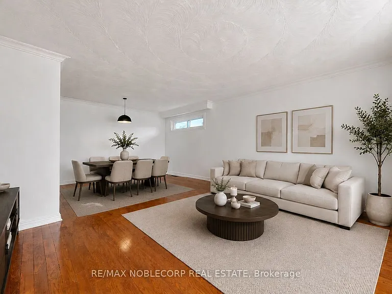 8 Summerfield Cres — Photo 6