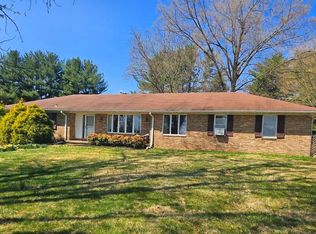 17208 Hunter Green Rd, Upperco, MD 21155