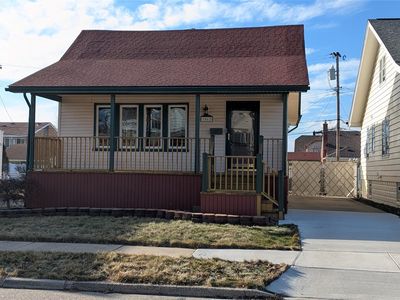 1062 1st St, Wyandotte, MI, 48192