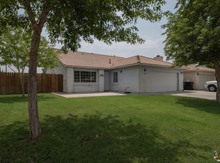 1890 Canon Dr, Imperial, CA 92251