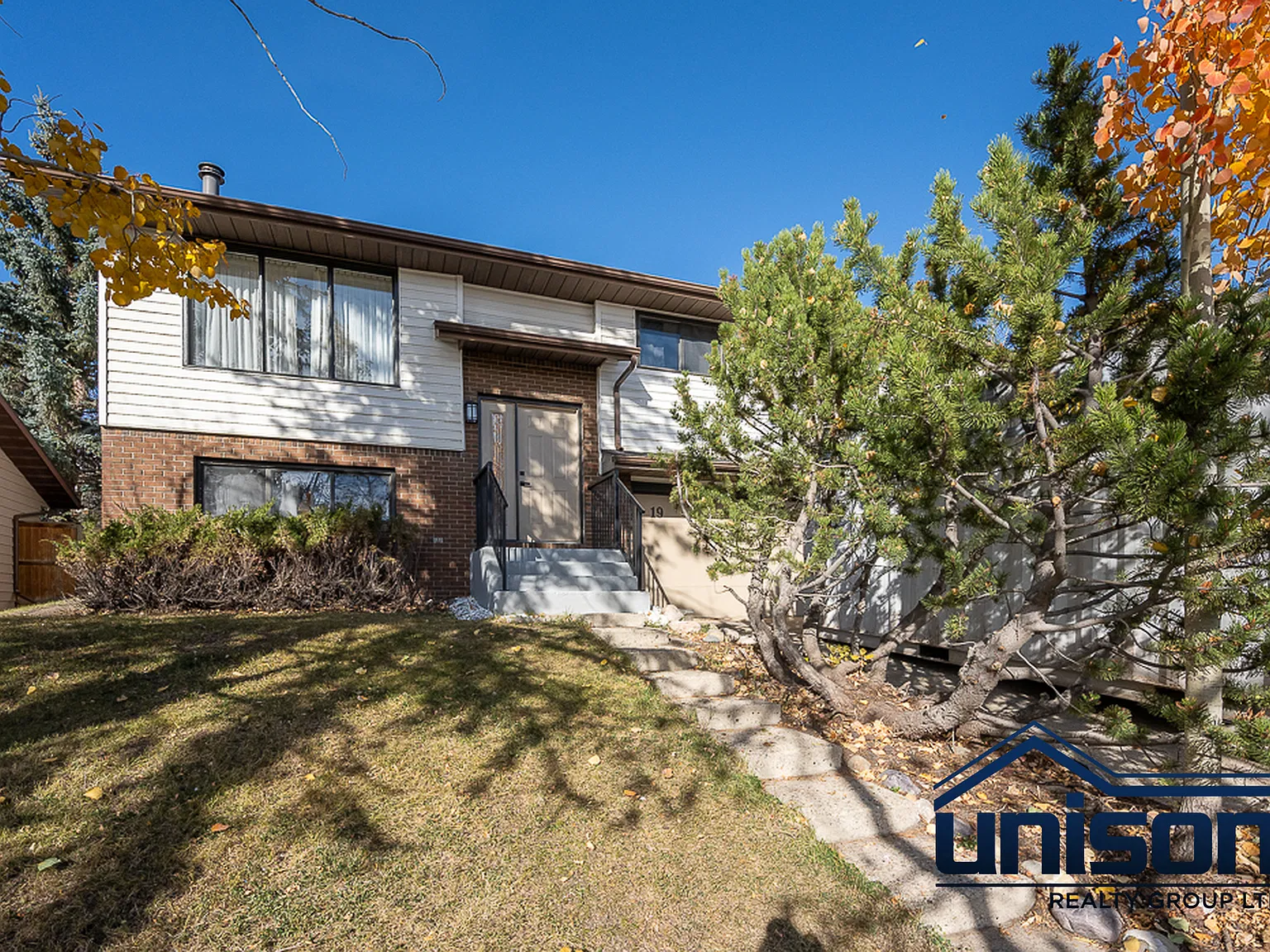 3 bed, 1800 sqft, $2,100 — Photo 2