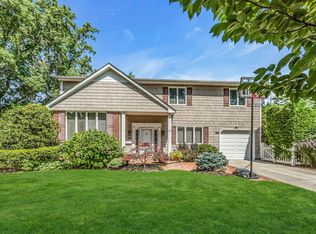 1855 Zana Ct, Merrick, NY 11566