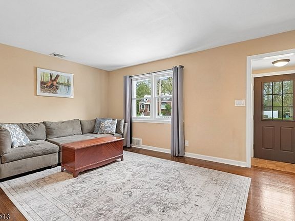4th image of 57 Sherwood Rd