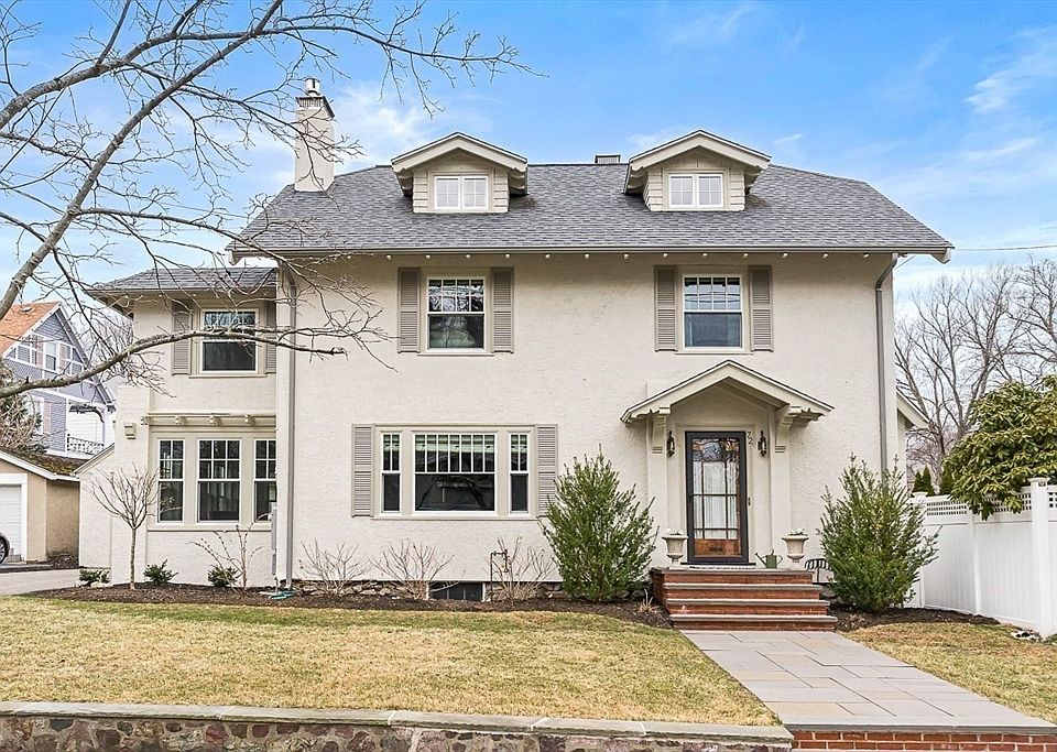 1st image of 72 Stratford Rd