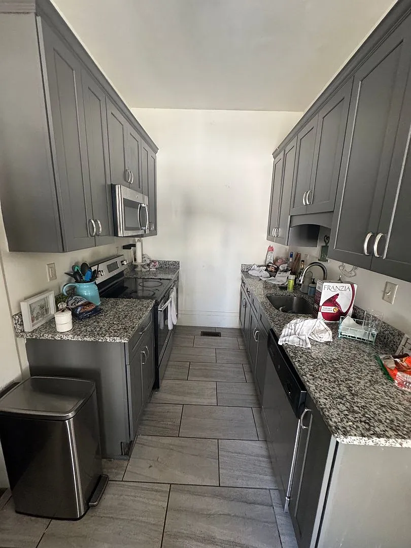 1011 Queen City Avenue — Photo 2