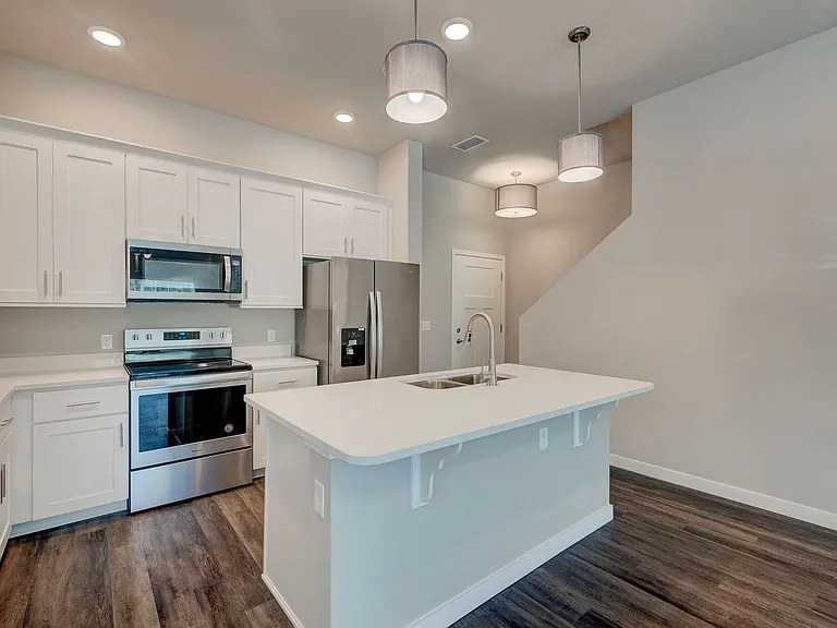 Metro 39 Apartments — Photo 41