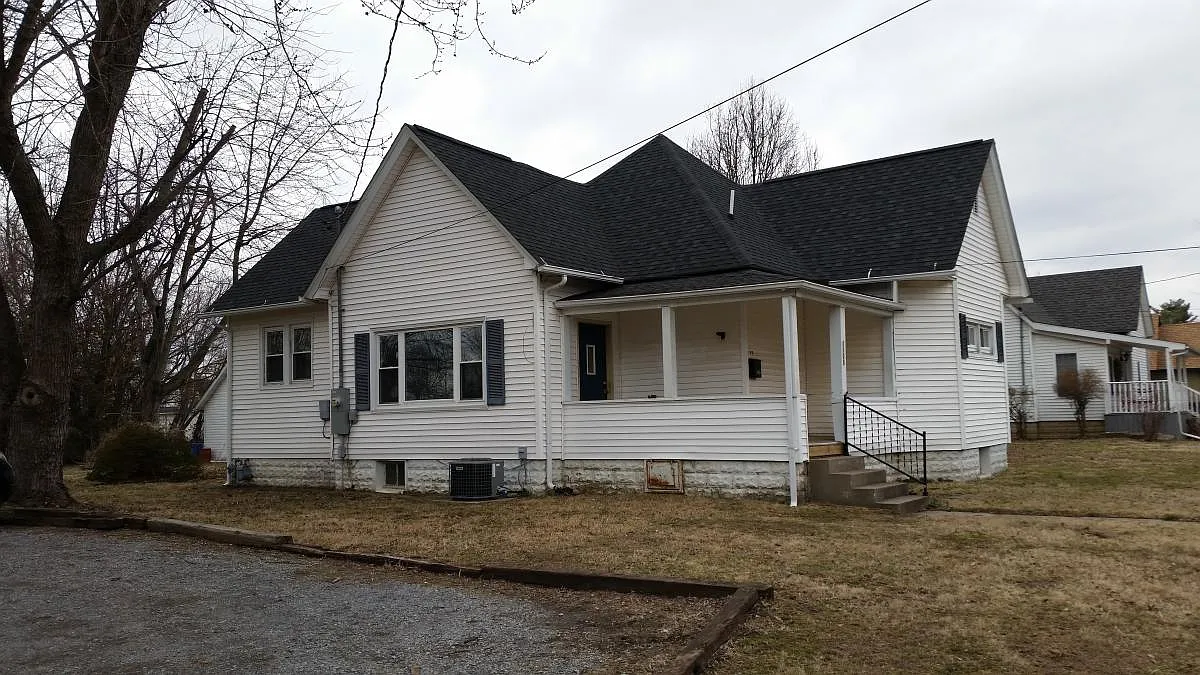 side - 1100 N Van Buren St