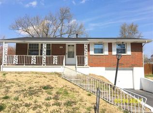 225 Pleasant Ridge Rd, Fairview Heights, IL 62208